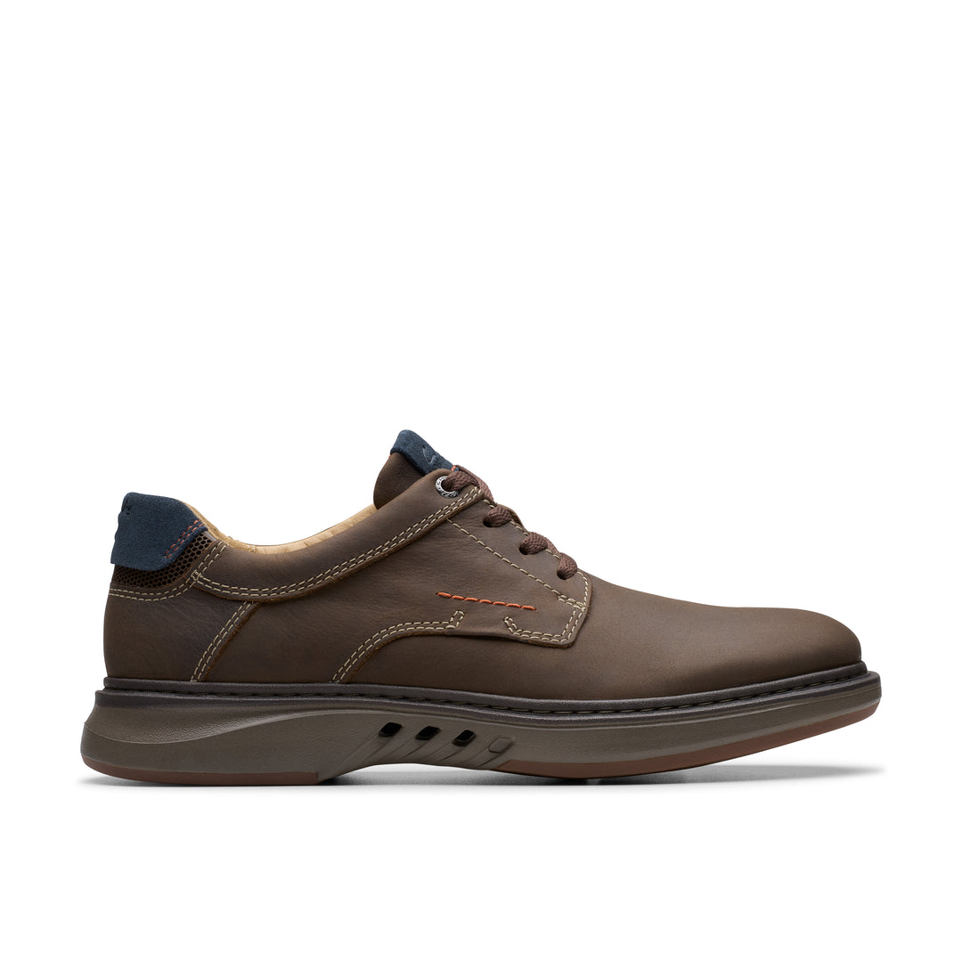 Men's Clarks Un Briley Pace Color: Brown Nubuck 2