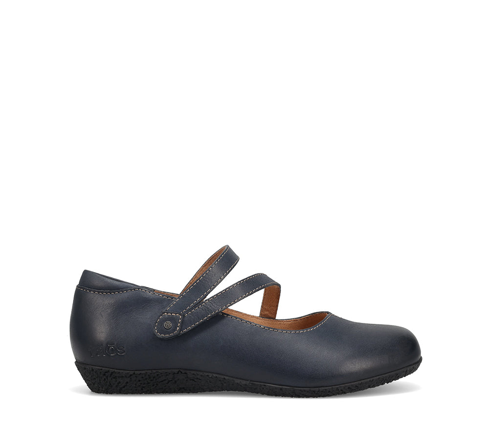 Women's Taos Banter Color: Navy 2