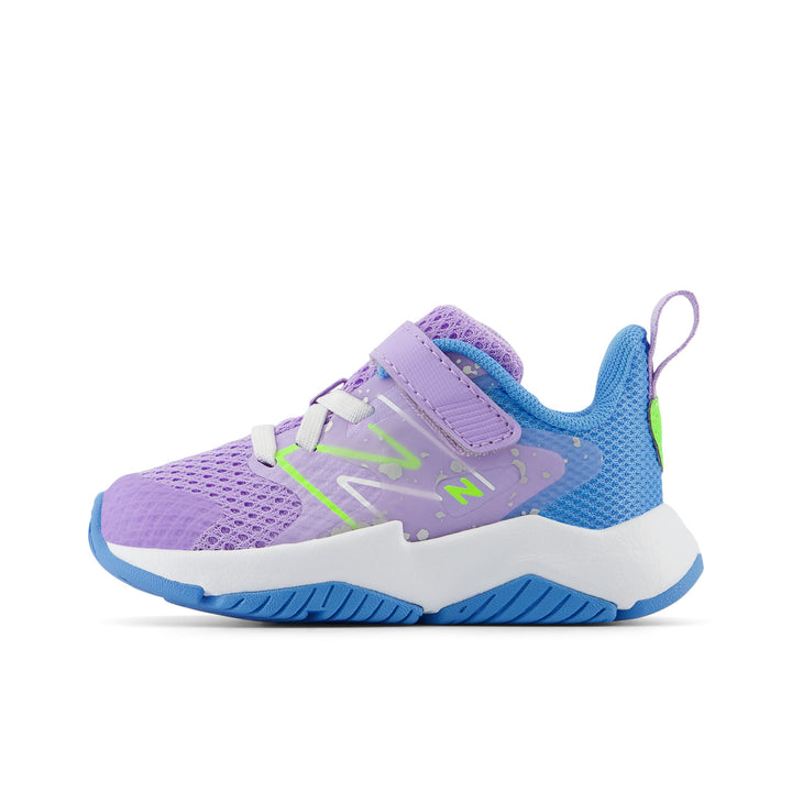 Toddler's New Balance Rave Run v2 Bungee Lace with Top Strap Color: lilac Glo with Sky Blue 7