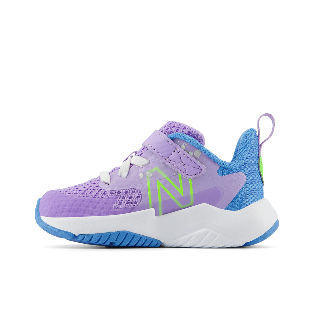 Toddler's New Balance Rave Run v2 Bungee Lace with Top Strap Color: lilac Glo with Sky Blue 2