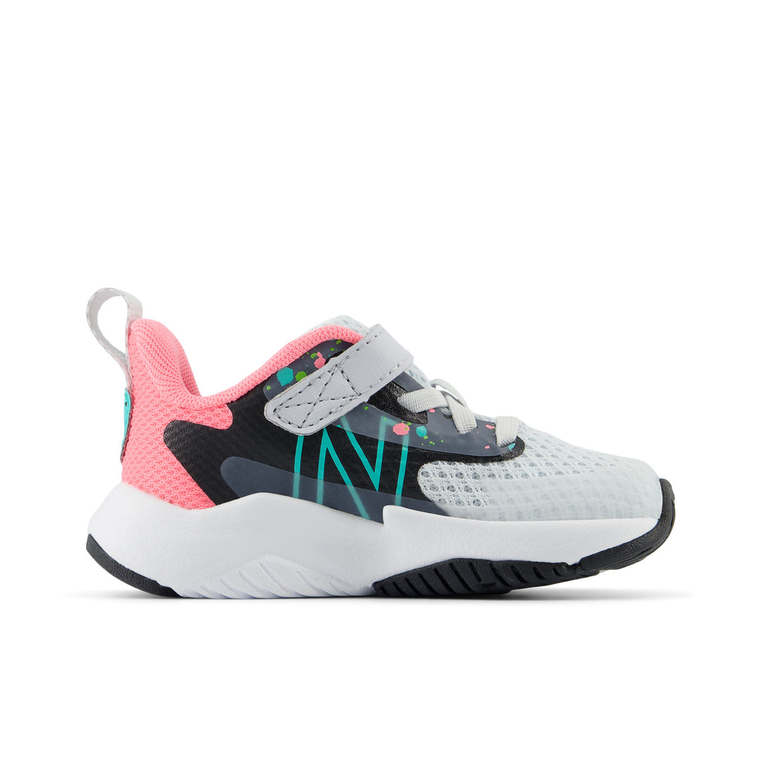 Toddler's New Balance Rave Run v2 Bungee Lace with Top Strap Color: Quartz Grey / Ultra Pink  7