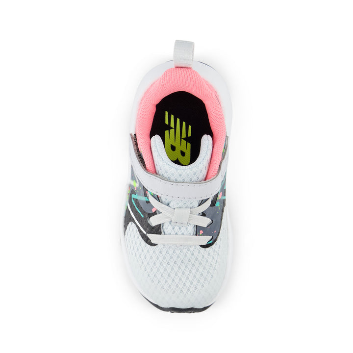 Toddler's New Balance Rave Run v2 Bungee Lace with Top Strap Color: Quartz Grey / Ultra Pink  3