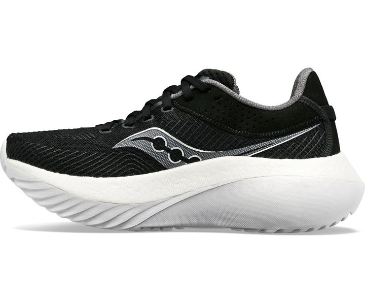 Men's Saucony Kinvara Pro Color: Black | White