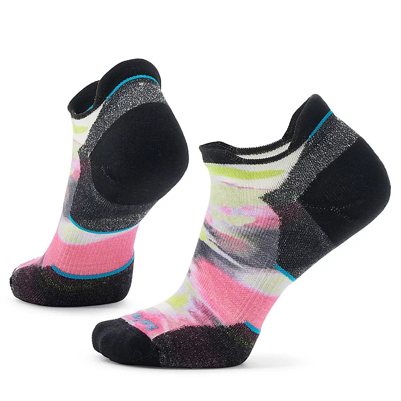 Women's Smartwool Run Targeted Cushion Brushed Print Low Ankle Socks Color: Power Pink