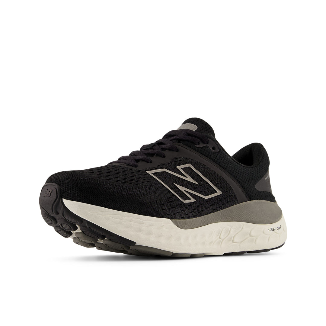 Women's New Balance Fresh Foam X 1540v4 Color: Black/White 8