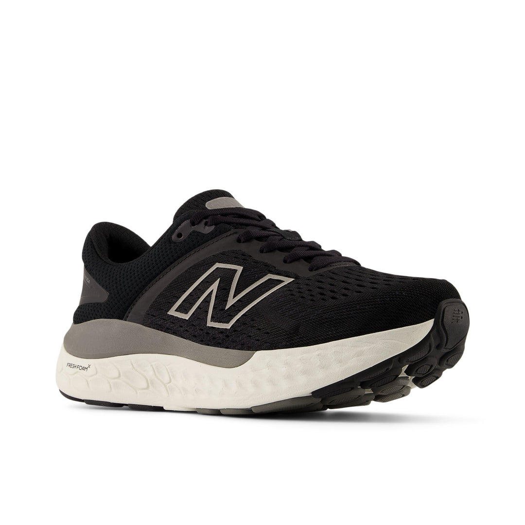 Women's New Balance Fresh Foam X 1540v4 Color: Black/White 4