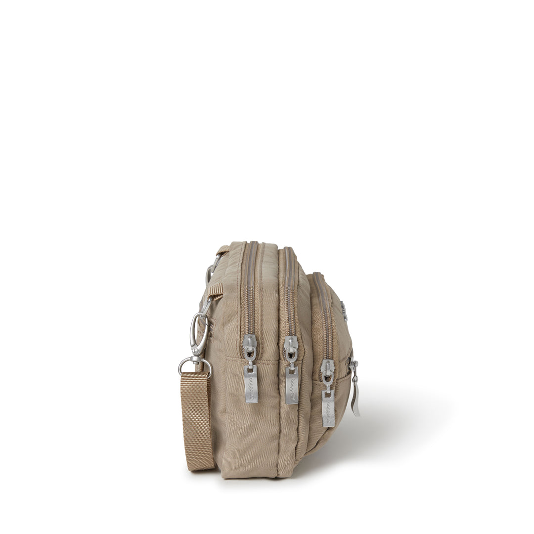 Baggallini Triple Zip Bagg Color: Beach  4