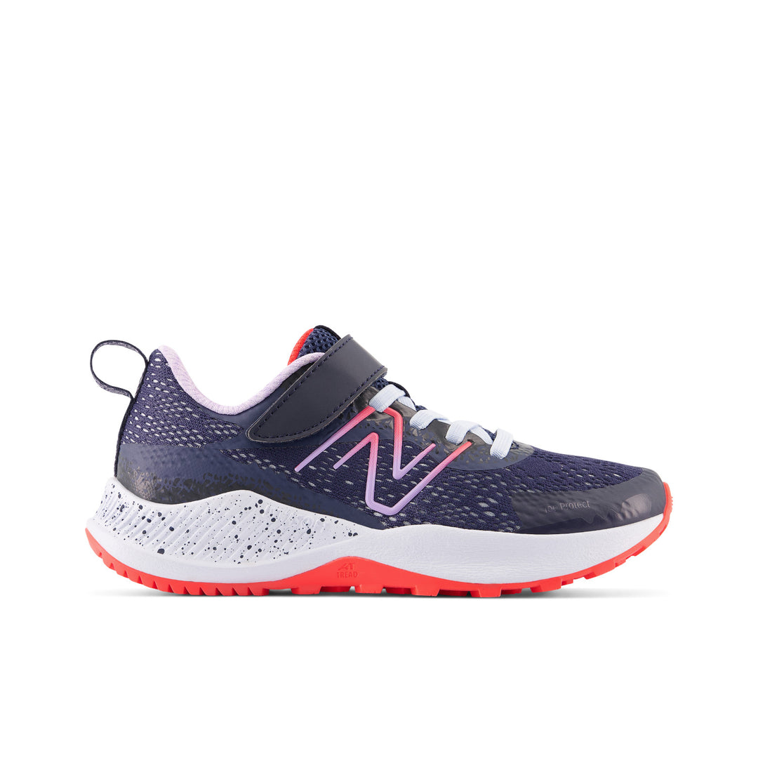 Little Kid's DynaSoft Nitrel v5 Bungee Color: Eclispe with Natural Indigo and Electric Red