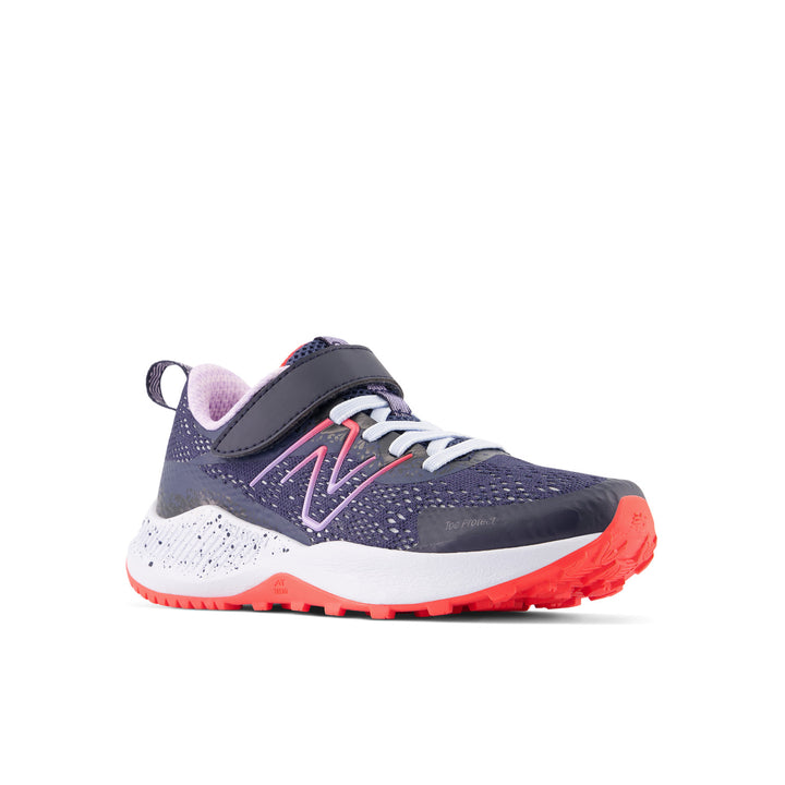 Little Kid's DynaSoft Nitrel v5 Bungee Color: Eclispe with Natural Indigo and Electric Red